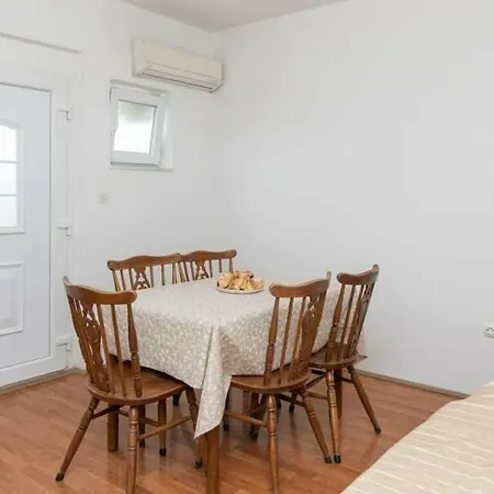 Belindas Place *